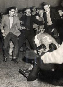 article-0-0B7F8283000005DC-456_224x307